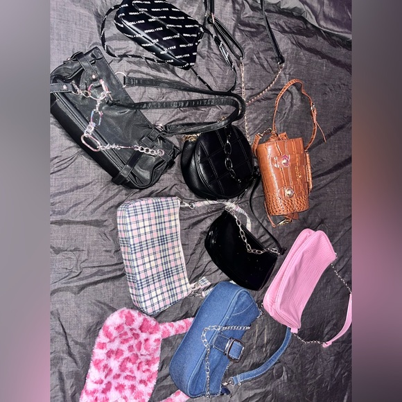 bundle of cute small purses - Picture 5 of 8